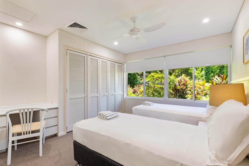 Mirage Resort Villa 415 with access to Sheraton Facilities Villa in Port Douglas