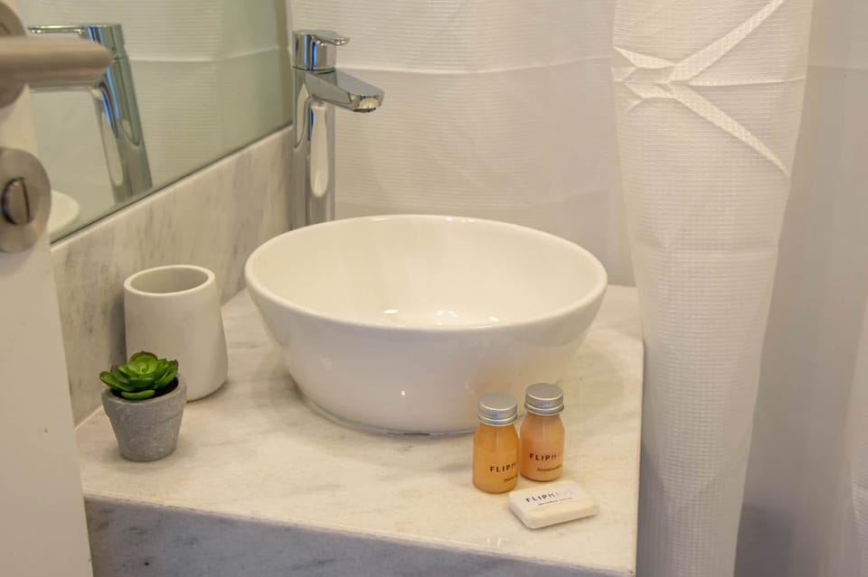 Bathroom, towels