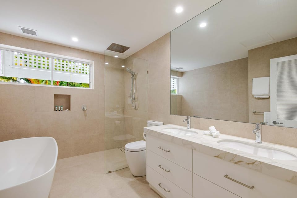 Mirage Resort Villa 444 with access to Sheraton Facilities Villa in Port Douglas