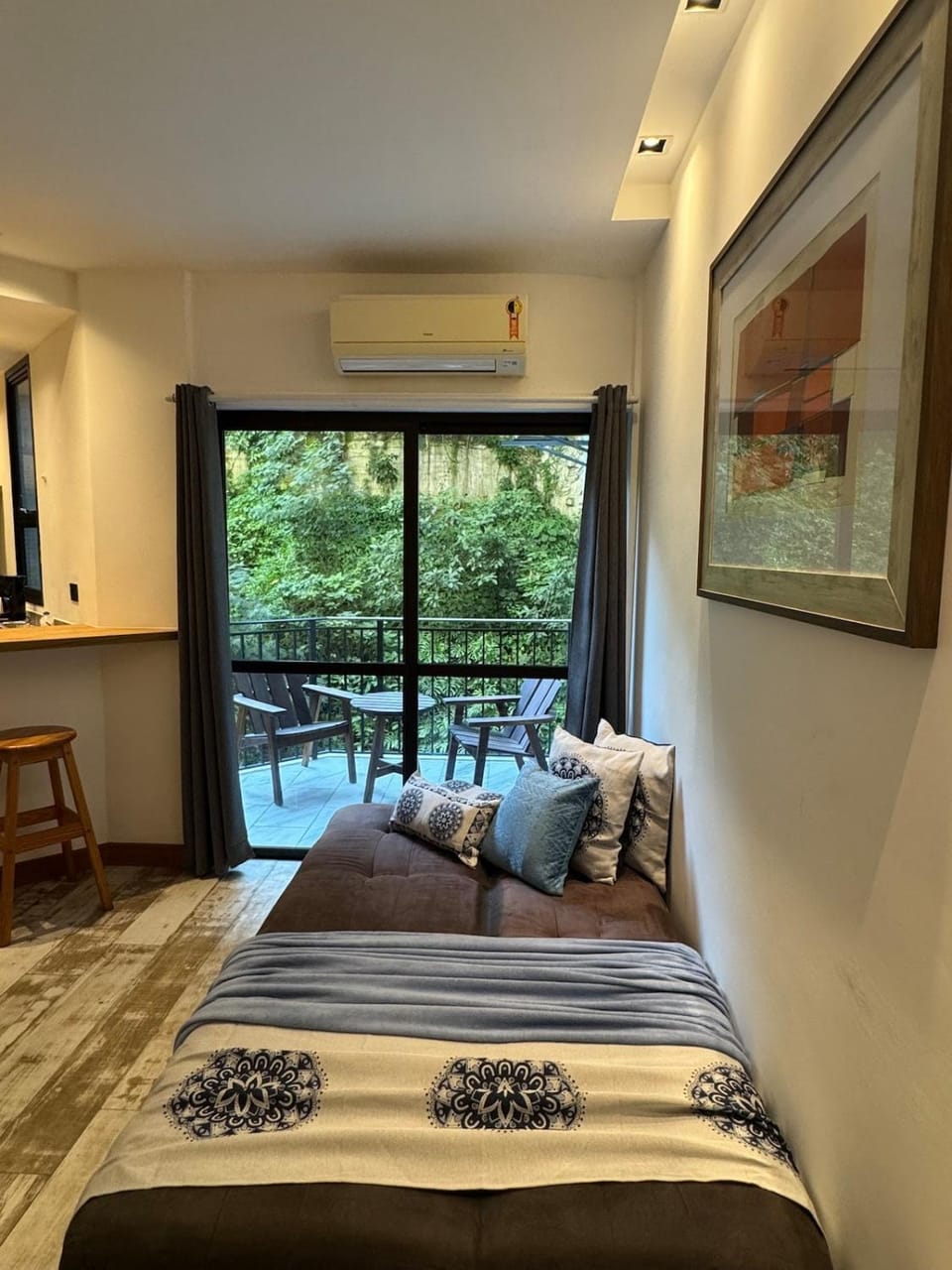 Bed, View (from property/room), Balcony/Terrace, Living room, air conditioner