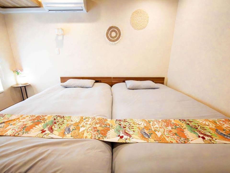 Bed, Bedroom, air conditioner