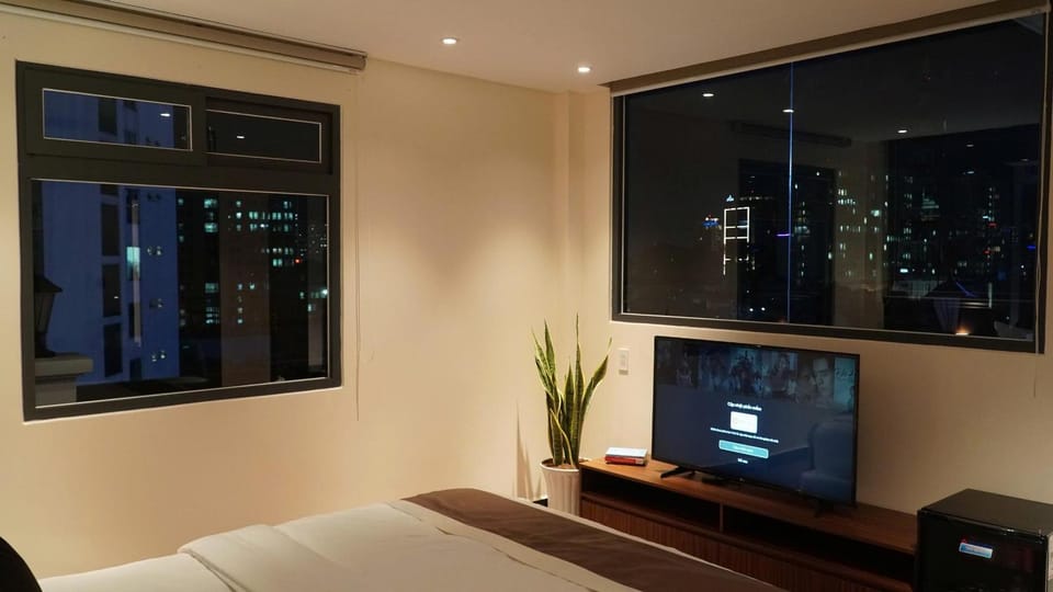Bed, Living room