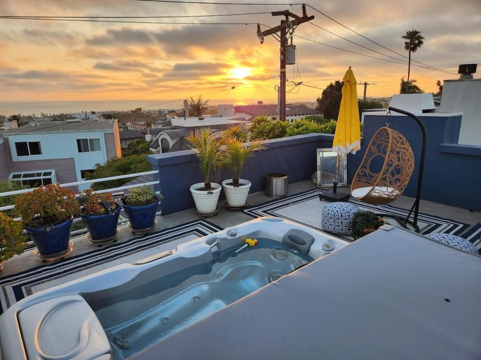 Hot Tub, Balcony/Terrace, Sunrise, Sunset, sunbed