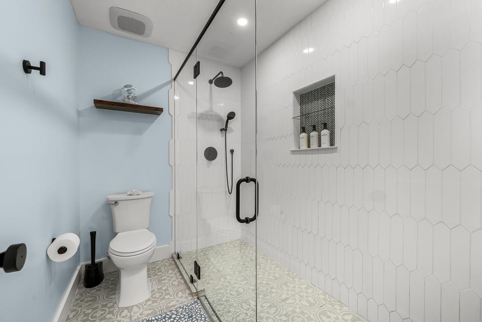 Shower, Toilet, Bathroom