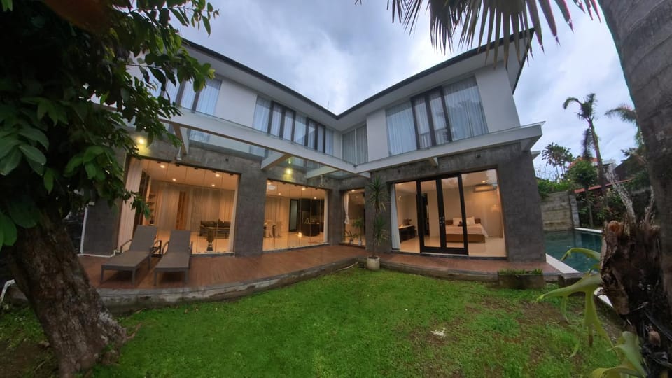 Property building, Garden