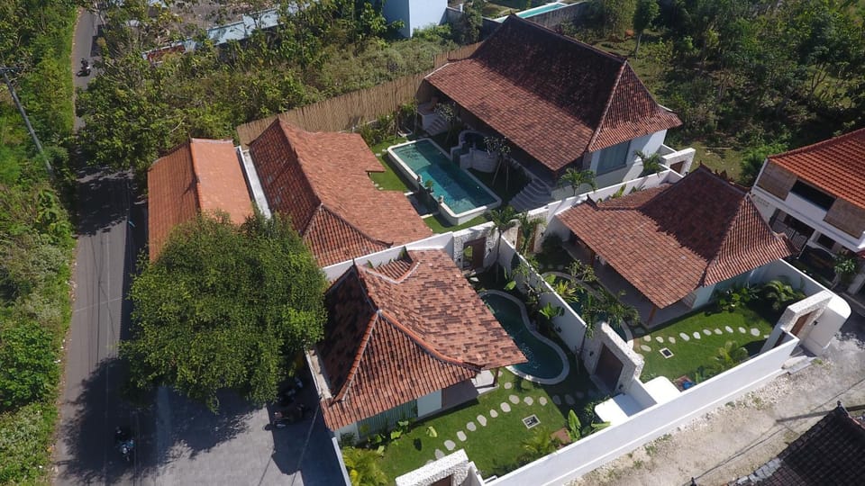Property building, Bird's eye view, Street view