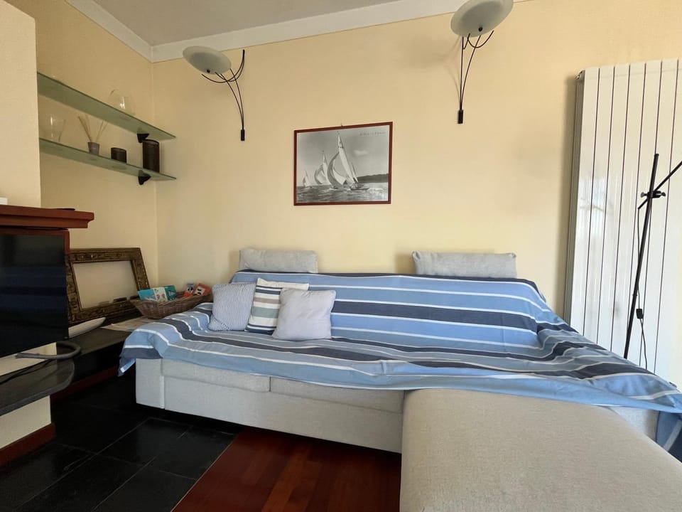 TV and multimedia, Living room, air conditioner