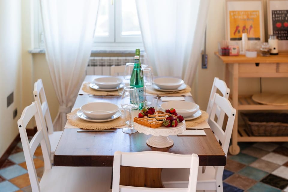 Food and drinks, Dining area, Food, Lunch, Dinner