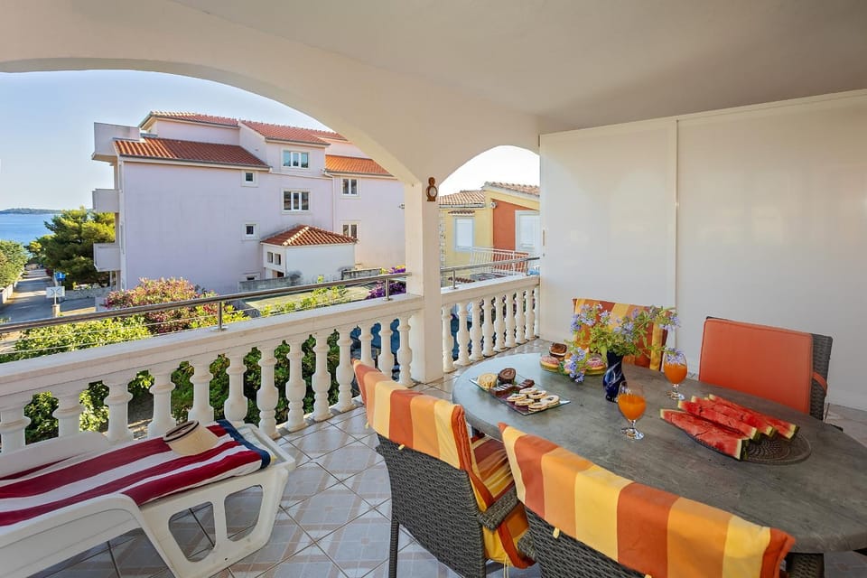 View (from property/room), Balcony/Terrace