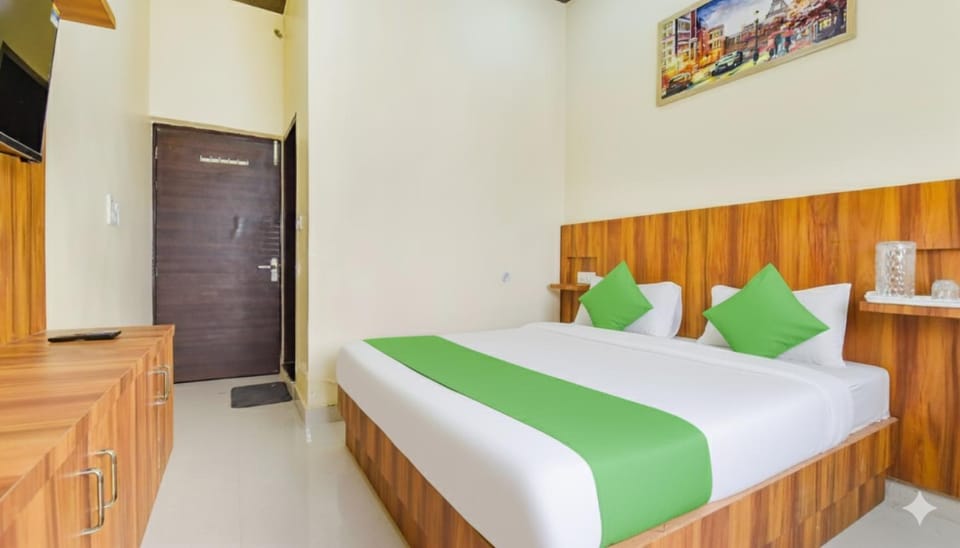 Bed, TV and multimedia, Kitchen or kitchenette, Photo of the whole room, Bedroom, towels, wardrobe