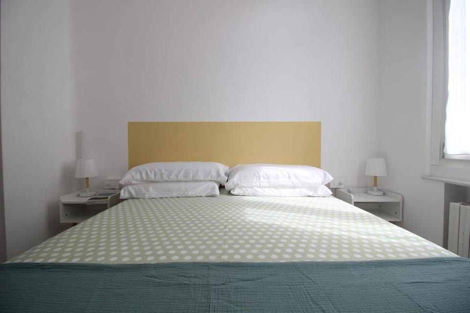 Bed, Bedroom, internet