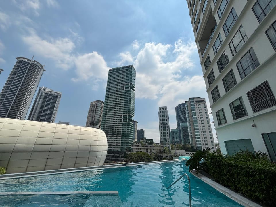 AMOREsuite Hotel Residences at Acqua Hotel in Mandaluyong