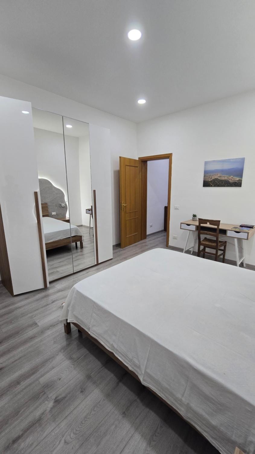 Bed, Photo of the whole room, Bedroom, wardrobe