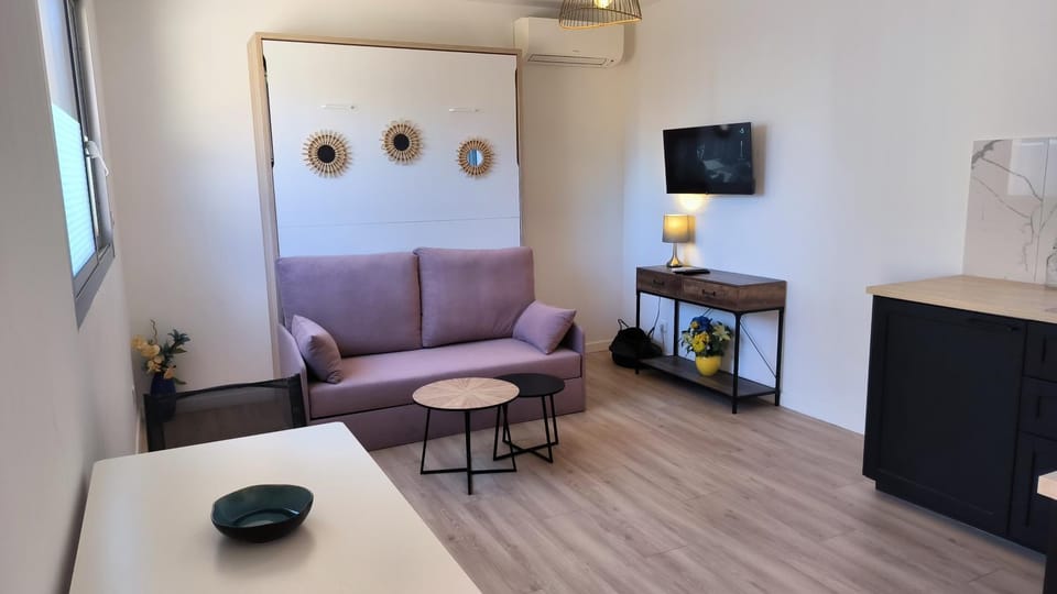 Living room, air conditioner