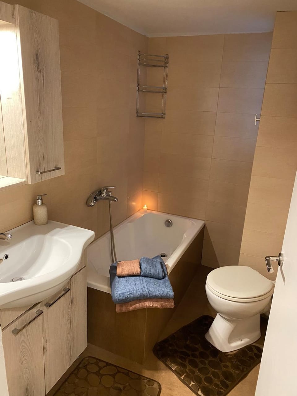 Toilet, Bathroom, Bath, towels
