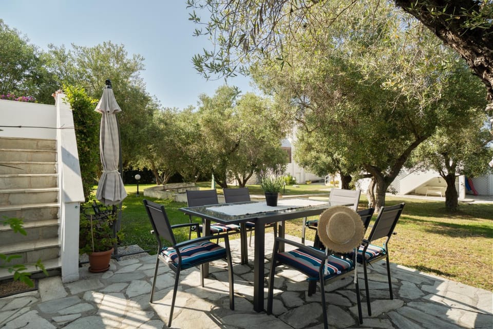 Garden, Garden, Dining area, Garden view