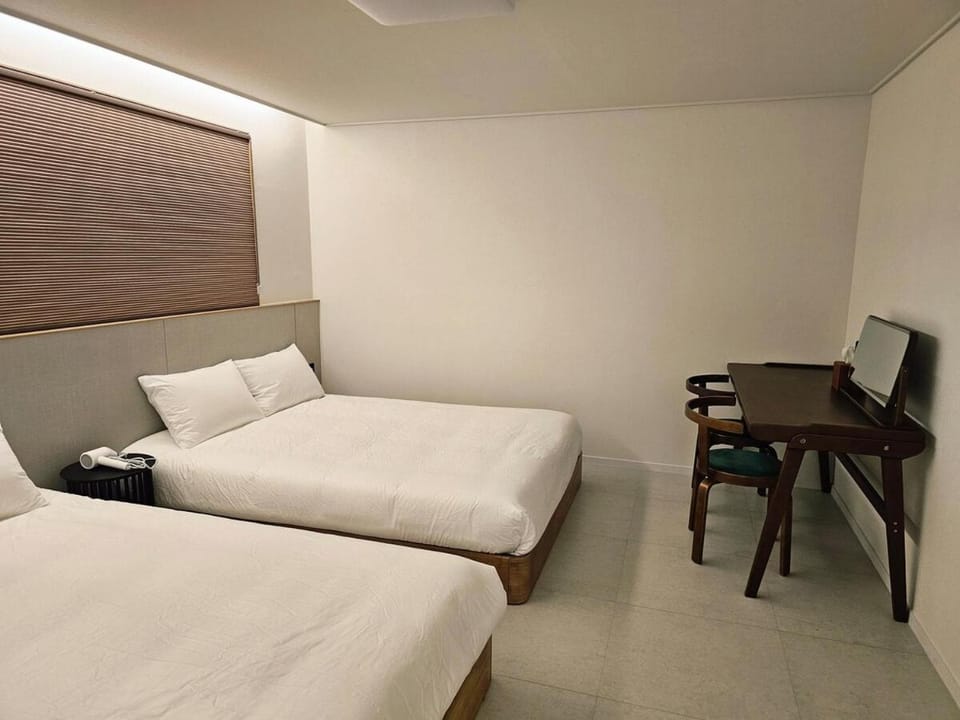 Hugainn Yeonnam Y Apartment in Seoul