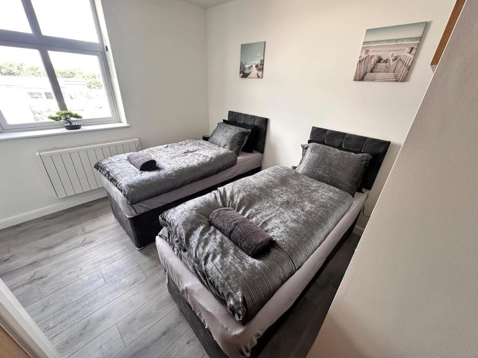 A&J Properties 2 Bed Apartment Netflix&Prime Apartment in Leicester