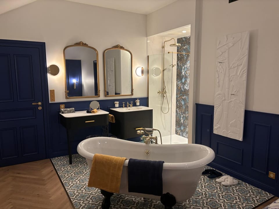 Bathroom, Bath