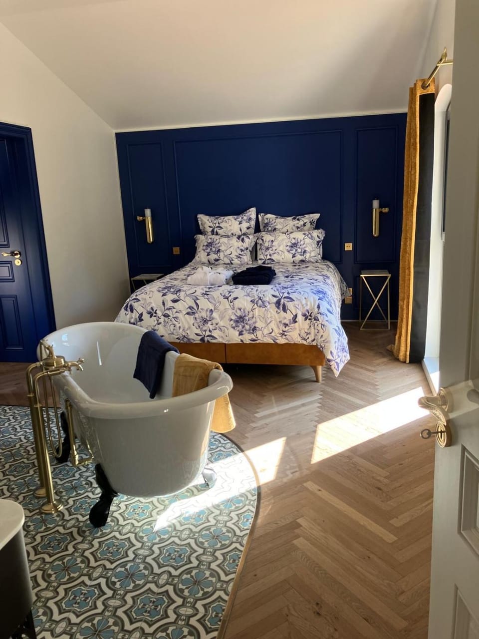 Bed, Bedroom