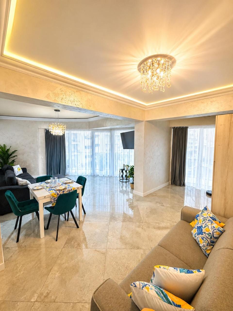 WHITE TOWER Luxury Suite Apartment hotel in Constanta