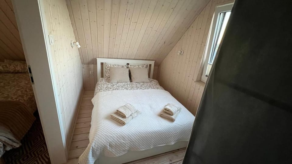 Domek nad Jeziorem Raduńskim 2 House in Pomeranian Voivodeship