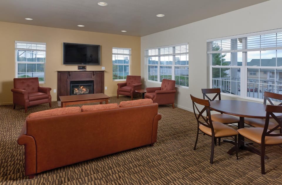 Wyndham Lake of the Ozarks 2BR Apartment with Resort Access House in Osage Beach