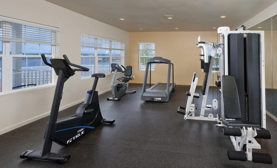 Wyndham Lake of the Ozarks 3BR Apartment with Resort Access House in Osage Beach