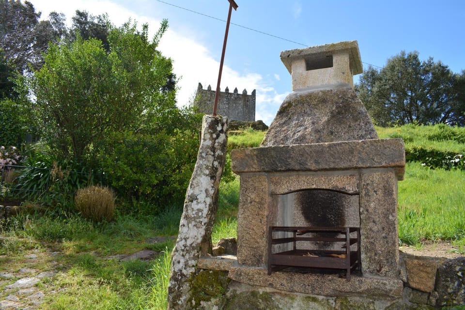 Castelo Gerês - Exquisite Eco-Cottage - jacuzzi House in Viana do Castelo District, Portugal