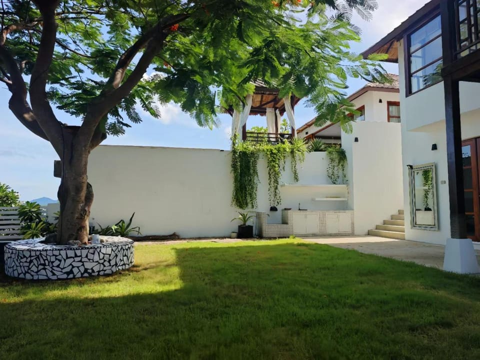 The Viva villa, Luxury Bali-Style 5-Bedroom Sea View Pool Villa at Bophut Beach, Koh Samui Villa in Ko Samui