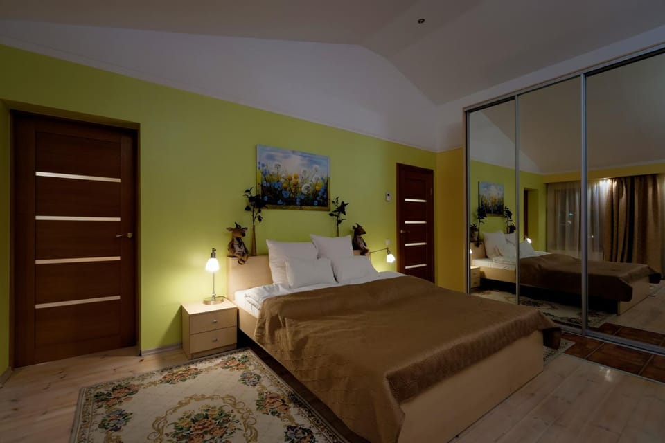 Daugava rrlux Penthouse with fireplace and free parking Apartment in Riga