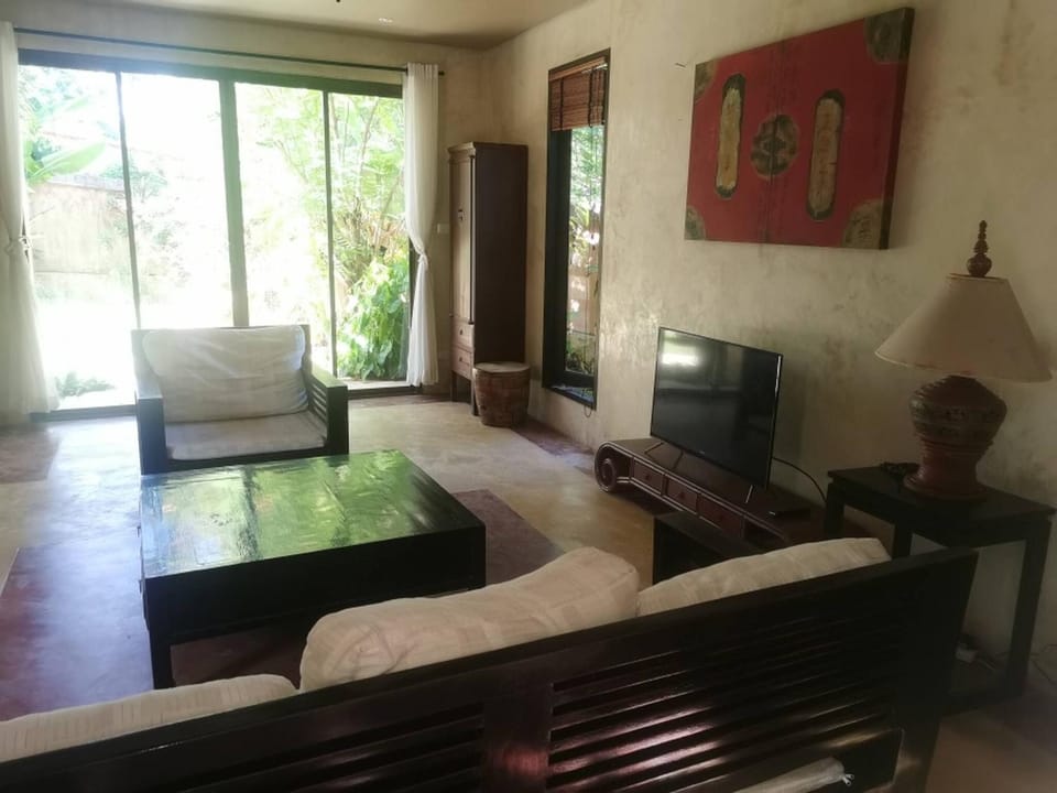 Communal lounge/ TV room, TV and multimedia, Living room