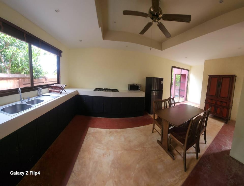 Dining area, kitchen