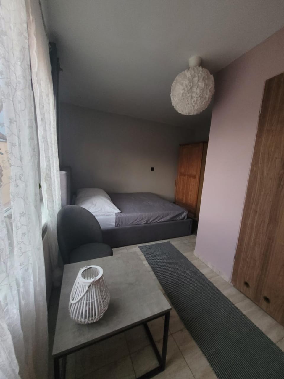 Bed, Photo of the whole room, wardrobe