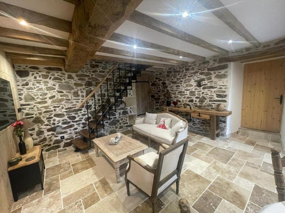 Sur les traces d Athéna House in Pays de la Loire