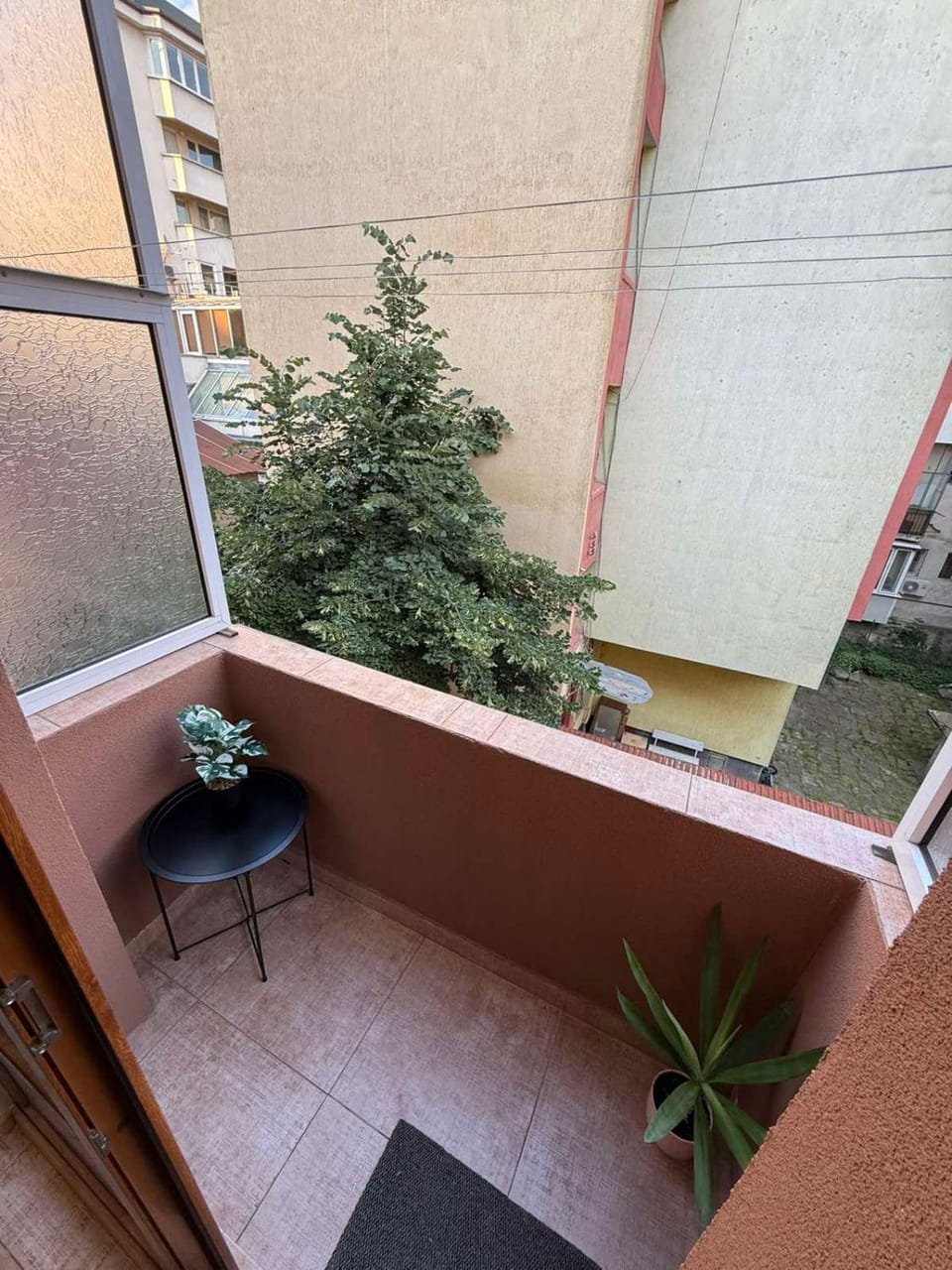 Patio, Day, Balcony/Terrace