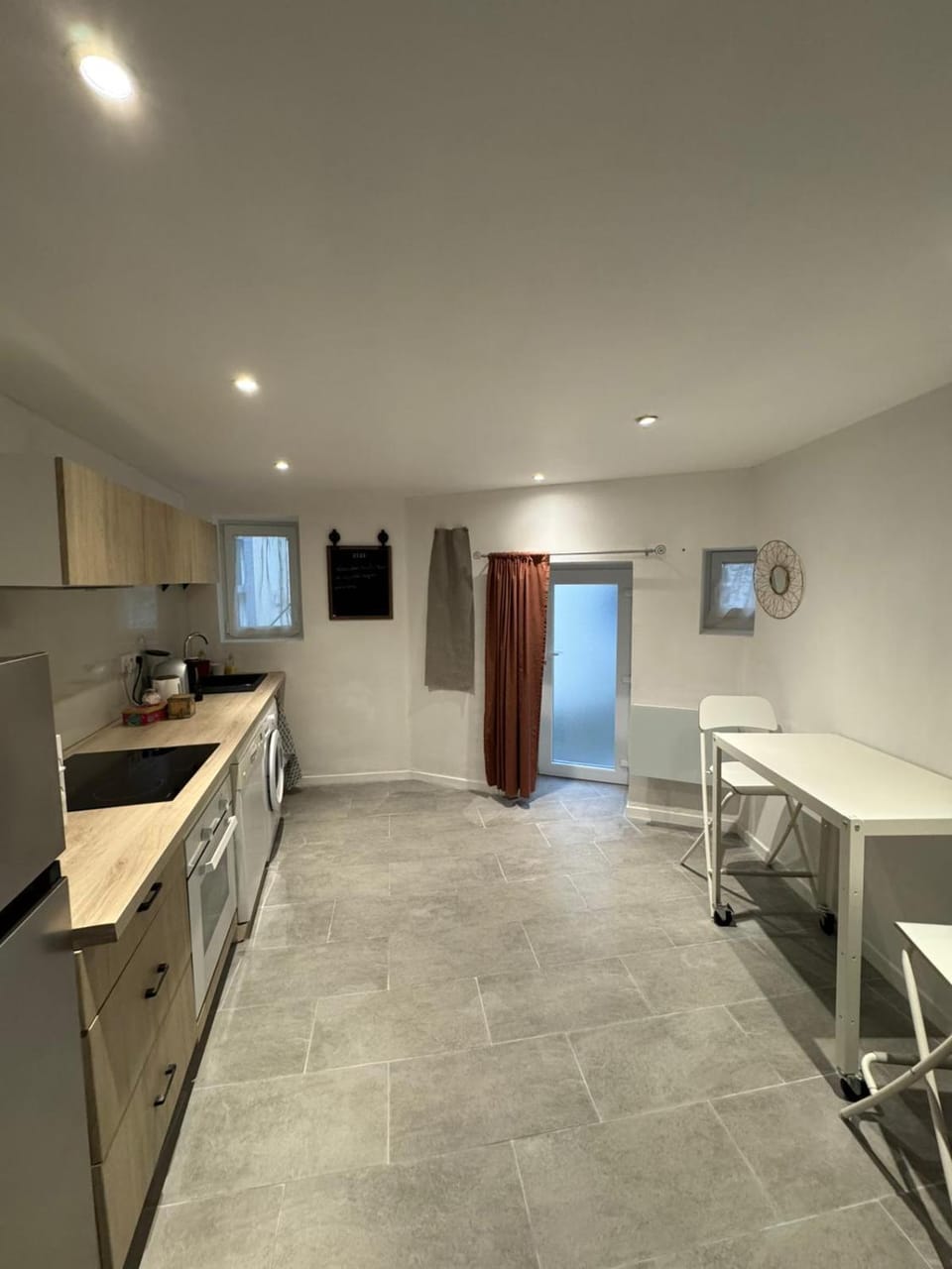 Kitchen or kitchenette