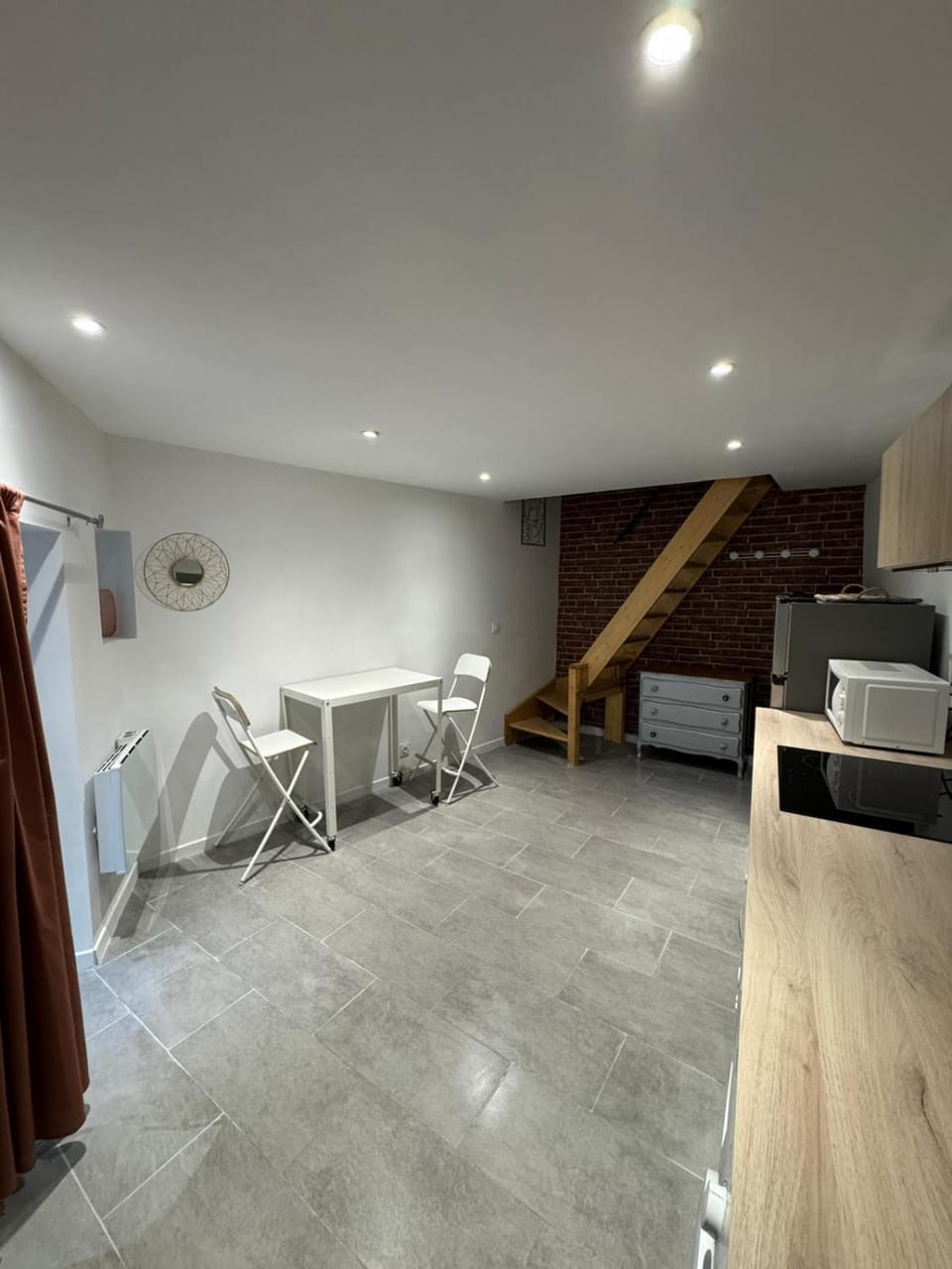 Kitchen or kitchenette