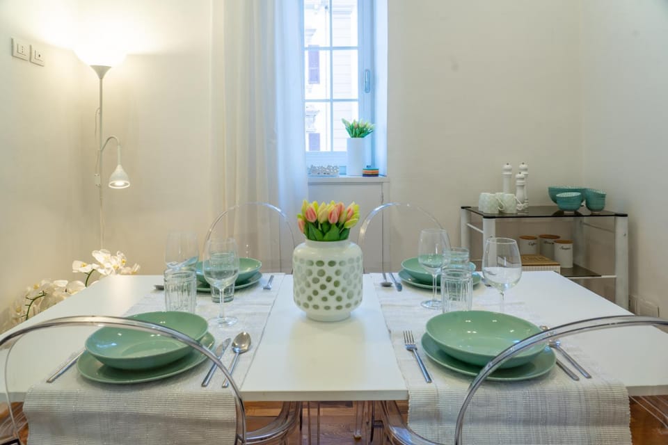 Food and drinks, Dining area, Food, Drinks