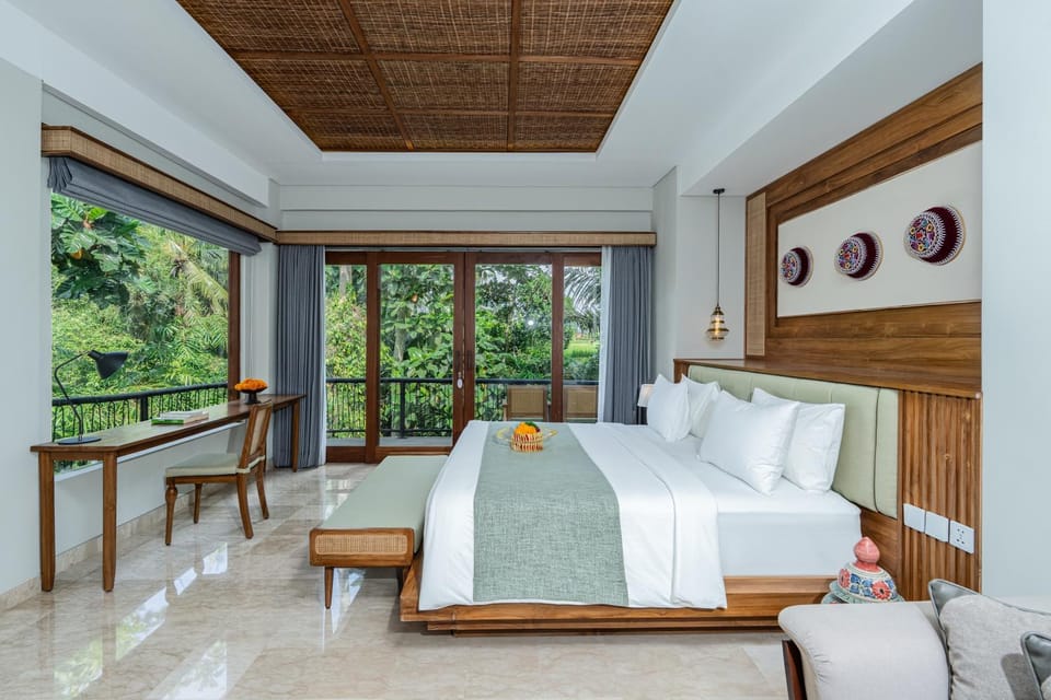 Coffee/tea facilities, View (from property/room), Balcony/Terrace, Living room, Other, Seating area, Bedroom, Garden view, Pool view, furniture, towels, air conditioner