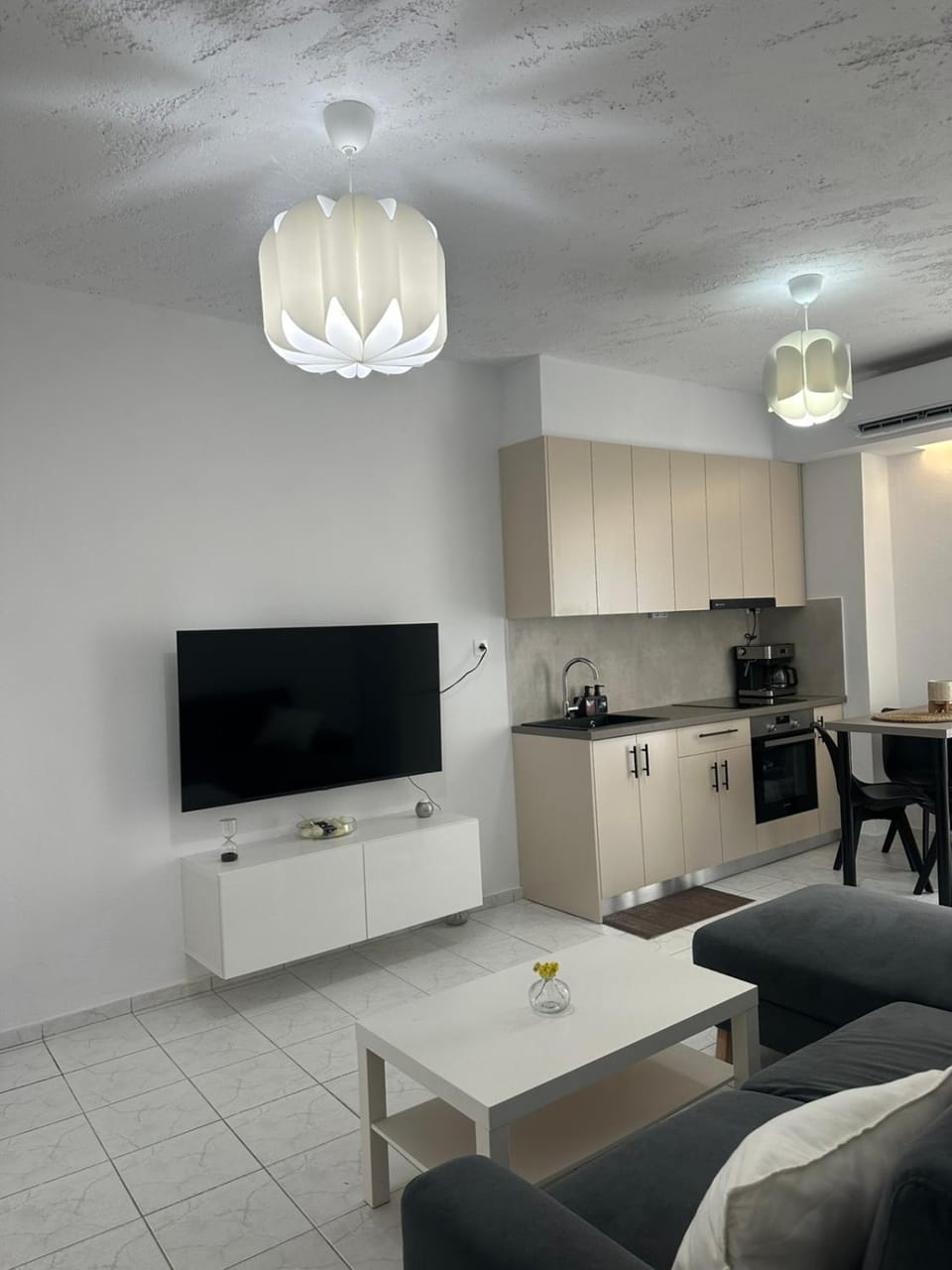 TV and multimedia, Living room, Seating area, oven, stove