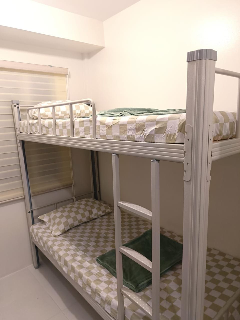 RA's 3BR Cozy Unit Apartment in Quezon City
