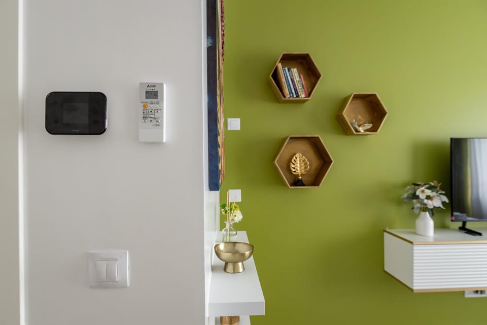 TV and multimedia, Decorative detail