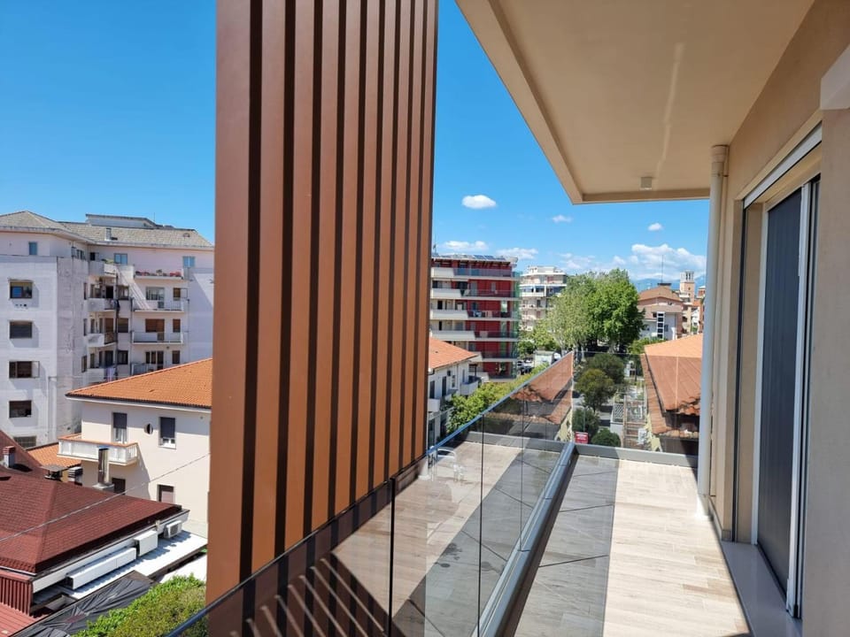 View (from property/room), Balcony/Terrace, City view
