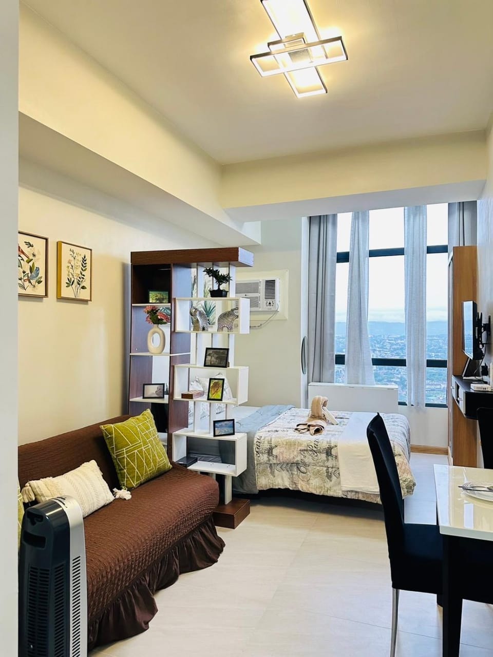 Bed, Living room, Seating area, Bedroom