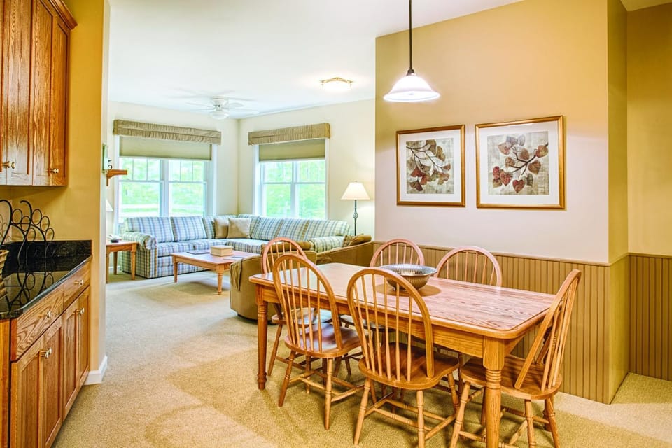 Wyndham Smugglers' Notch 2BR Apartment with Resort Access House in Jeffersonville