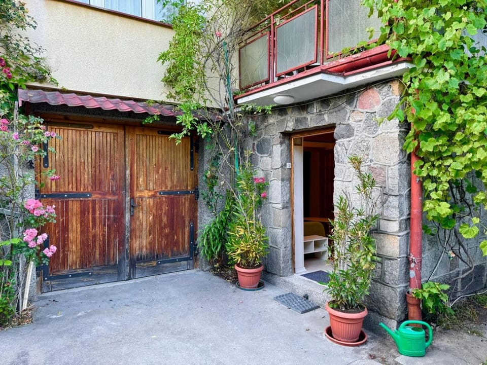 Property building, Day