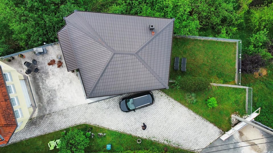Property building, Bird's eye view, Garden