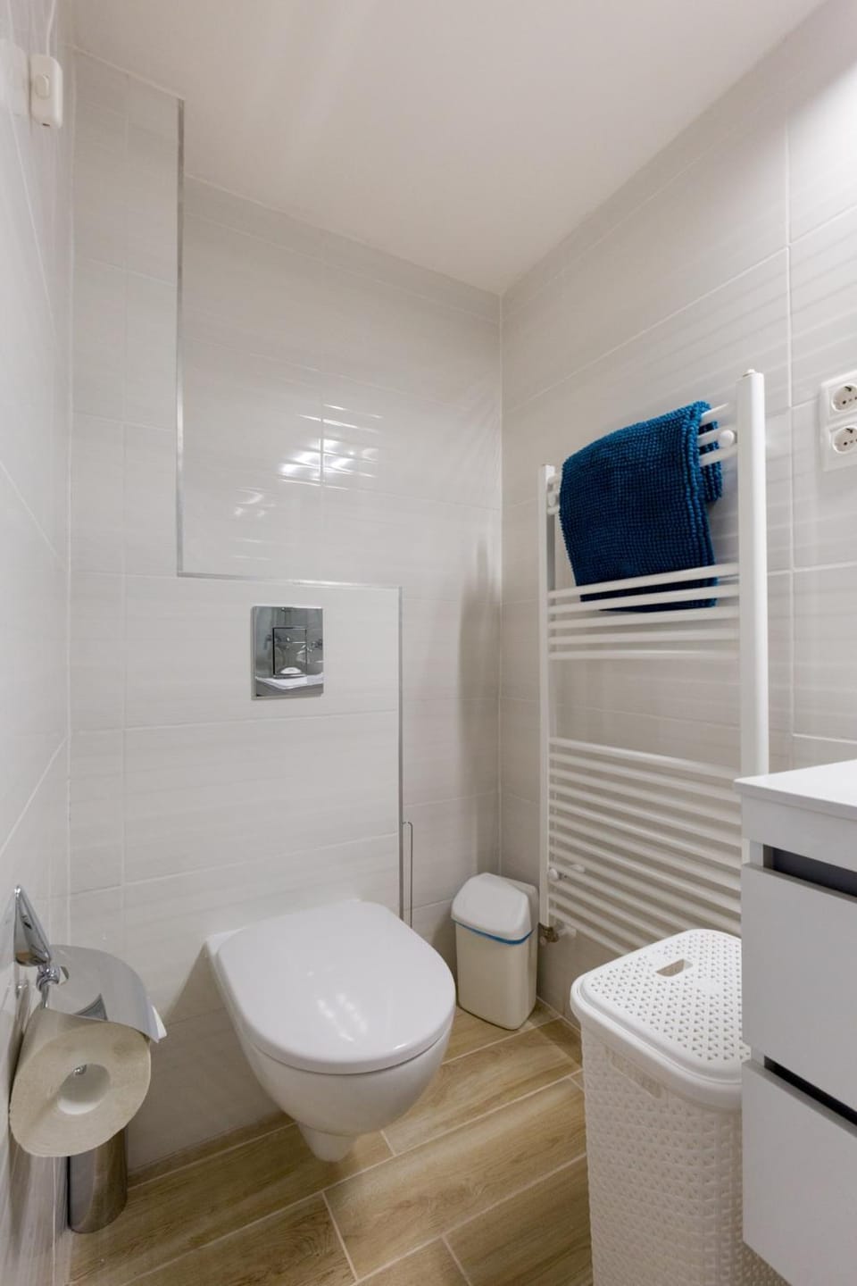 Ferenc 18 - Your Bright Inner City 3 Bedroom Home Apartment in Budapest