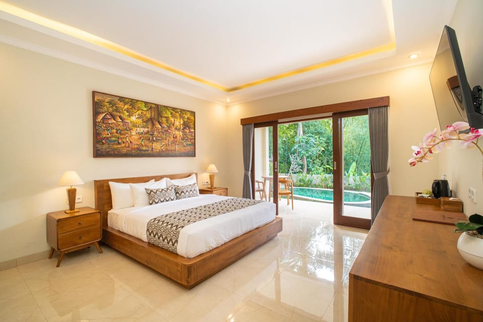 Bed, Photo of the whole room, Bedroom, Pool view